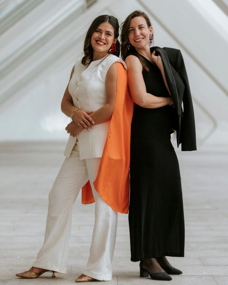 11. Marina es mi amiga, mi maestra, mi clienta, mi compañera... y seguro que aún nos queda algún rol por descubrir